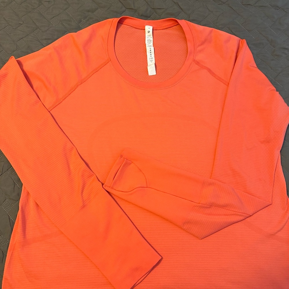 LULULEMON Athletic long sleeve shirt
